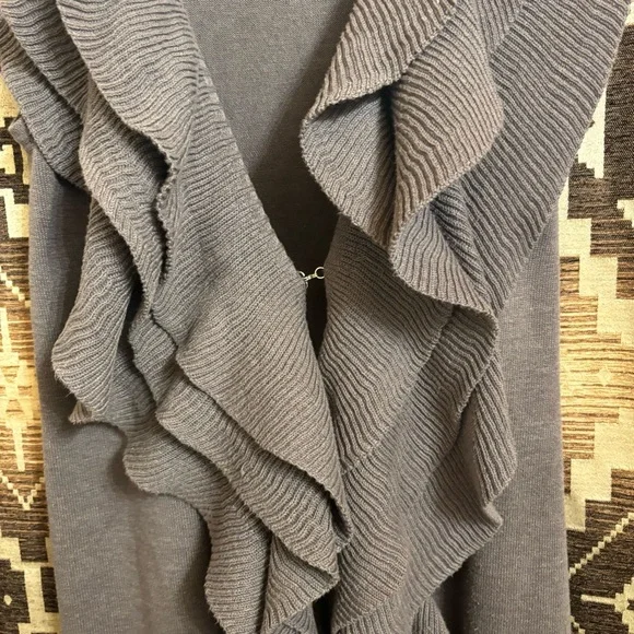 Dressbarn Gray Ruffle Vest Size Medium, Cotton Blend - Picture 8 of 12